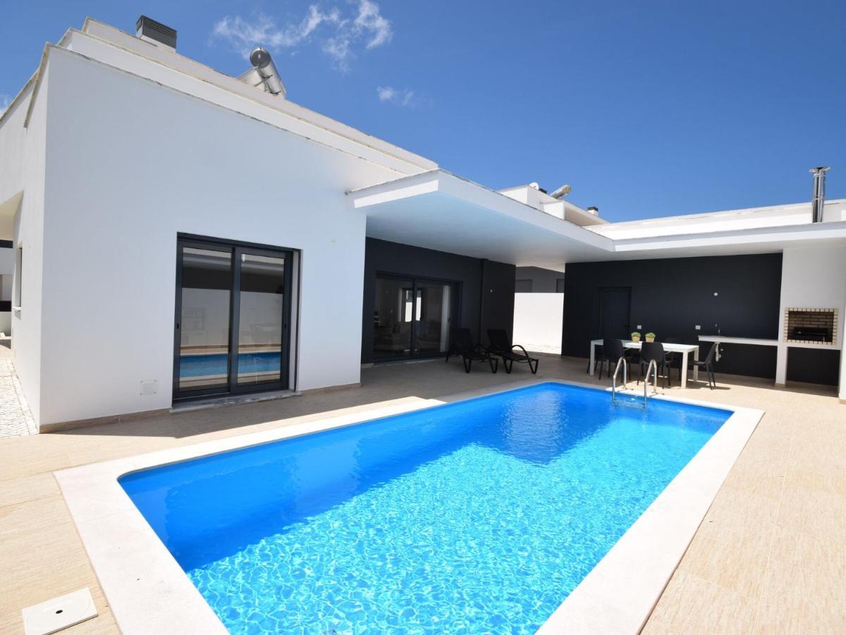 Modern Villa With Private Pool Near The Beautiful Beach Of Foz De Arelho Nadadouro Habitación foto