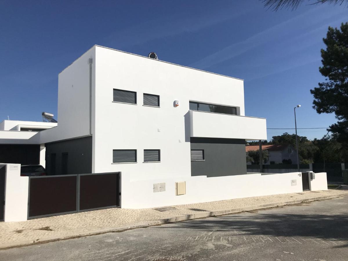 Modern Villa With Private Pool Near The Beautiful Beach Of Foz De Arelho Nadadouro Exterior foto